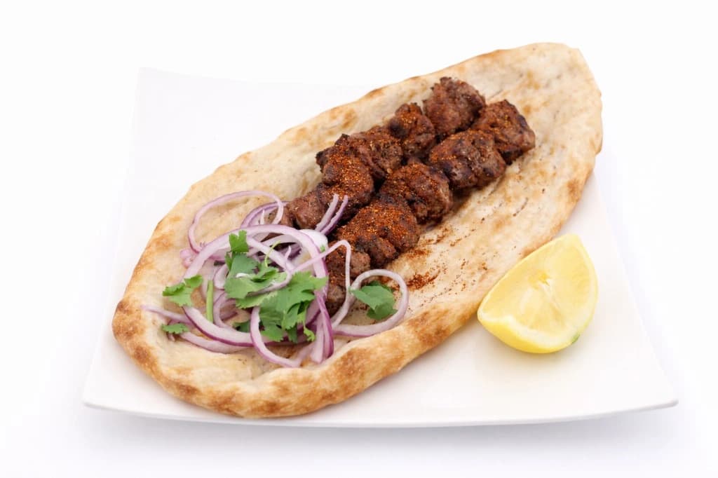 د پسۀ کباب له ډوډۍ سره