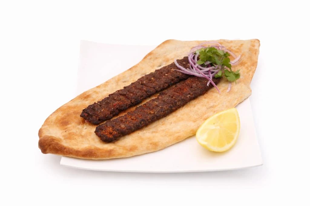 شامي کباب له ډوډۍ سره
